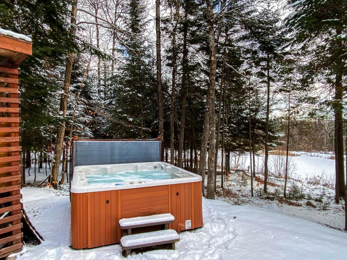 Les Chalets Tourisma - Chalet Dans Les Bois Avec Lac Prive - Le Colibri Saint-Raymond Zewnętrze zdjęcie