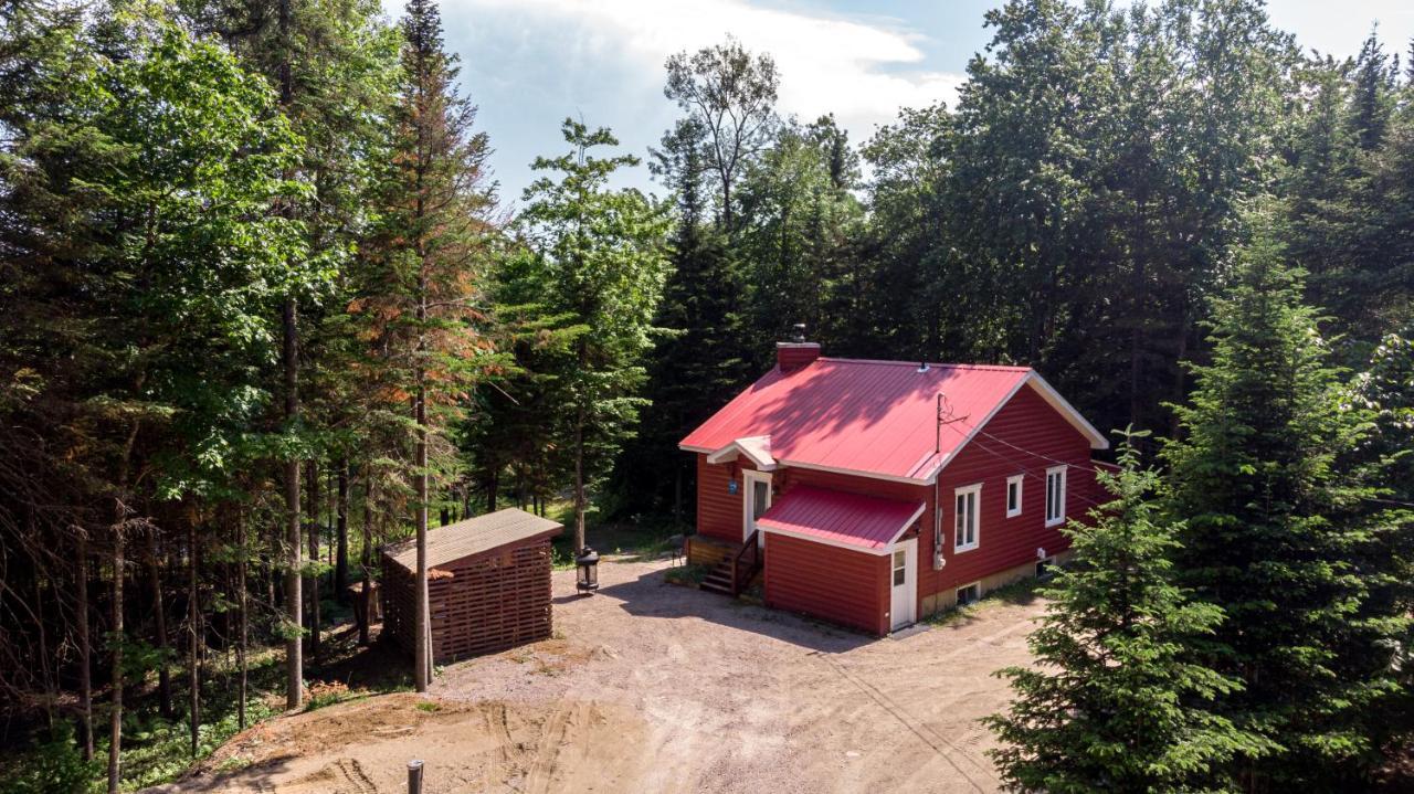 Les Chalets Tourisma - Chalet Dans Les Bois Avec Lac Prive - Le Colibri Saint-Raymond Zewnętrze zdjęcie